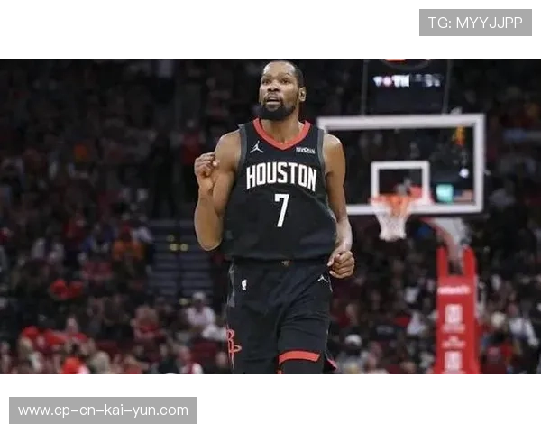 杜兰特迎着防守投进，菲尼克斯太阳气势在线